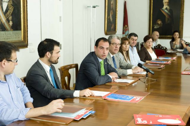 Las familias numerosas obtendrán descuentos en cerca de doscientos comercios del municipio - 3, Foto 3