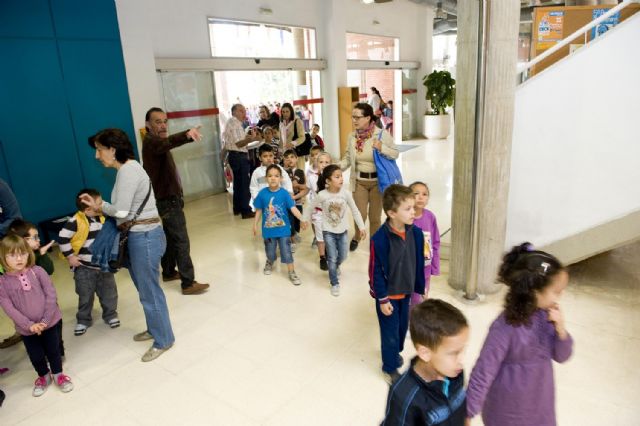 Los pequeños del Sagrado Corazón abren el telón de la XXIII Muestra de Teatro Escolar - 1, Foto 1