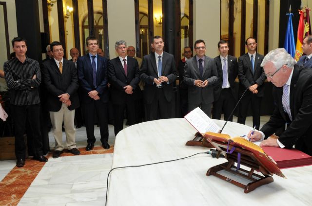 3 catedráticos y 5 profesores titulares de la Universidad de Murcia tomaron posesión - 1, Foto 1