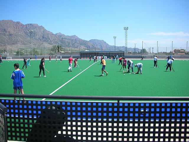 Los escolares aprenden a jugar hockey - 1, Foto 1