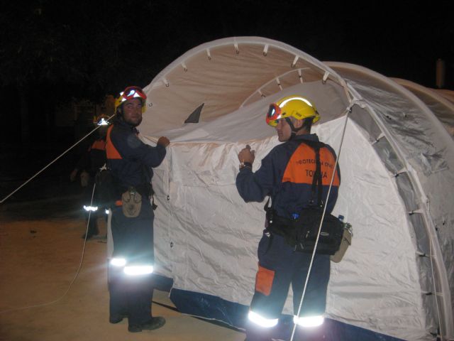 Protección Civil de Totana colabora en las labores de apoyo logístico tras el terremoto que sacudió ayer a Lorca - 1, Foto 1
