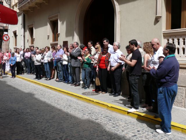 Jumilla se suma al dolor de los vecinos de Lorca y guarda un minuto de silencio por las víctimas - 2, Foto 2
