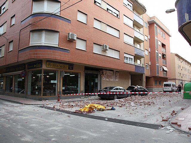 Parte 19:30 horas. Nueve fallecidos, 324 atenciones, 17 ingresos hospitalarios y tres pacientes graves, nuevo balance tras los terremotos de Lorca, Foto 1