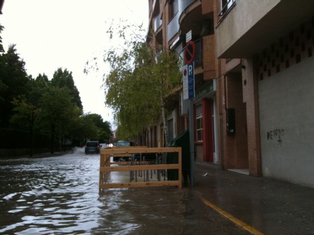 Denuncian que sigue sin solucionarse el problema de las inundaciones de algunas calles y los desbordamientos de la red - 3, Foto 3
