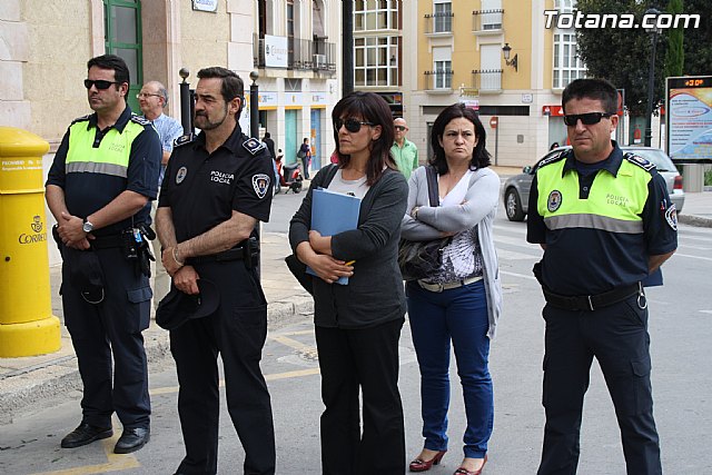 Totana muestra su solidaridad con Lorca y guarda un minuto de silencio - 2