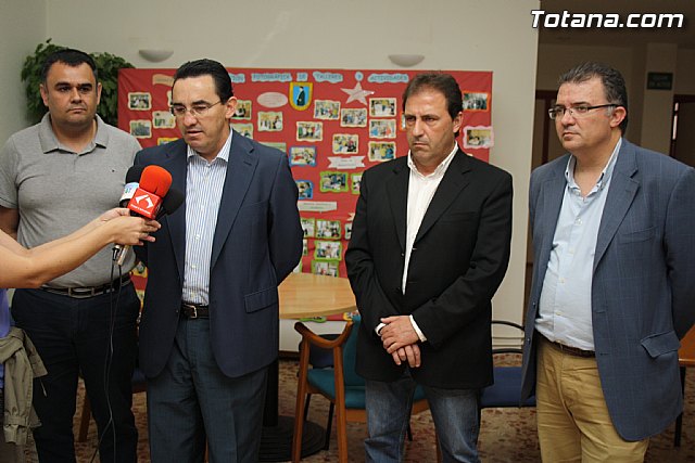 Autoridades regionales y locales visitan a los 22 mayores lorquinos - 15