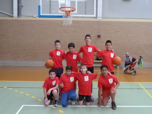 Los alumnos del colegio Nuestra Señora del Carmen pasan a semifinales de la fase regional de baloncesto - 1, Foto 1