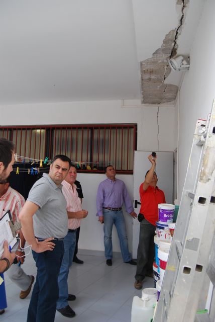 El ayuntamiento pone en marcha un servicio especial para aquellos vecinos que tengan desperfectos en sus viviendas a causa del terremoto - 1, Foto 1