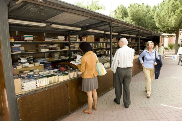 La Feria del Libro Antiguo y de Ocasión abre sus puertas en Juan XXIII - 4, Foto 4