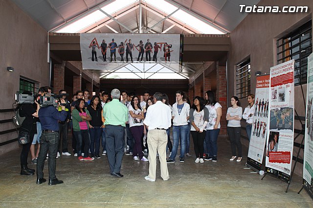 Alumnos del colegio Reina Sofa conocen de primera mano el proyecto 