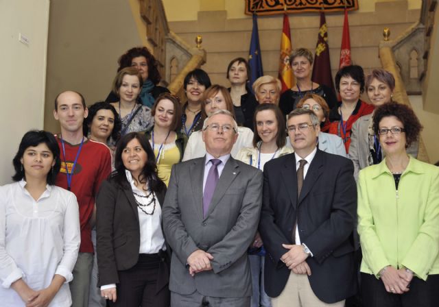 Personal no docente de 13 universidades europeas realiza una estancia formativa en la Universidad de Murcia - 3, Foto 3
