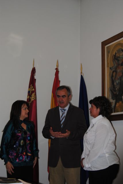 El delegado del Gobierno recibe a la Ministra de Migración de Ecuador - 2, Foto 2
