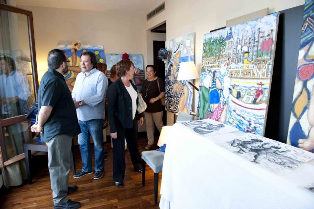 Amantes del arte y muchos curiosos se asoman a la propuesta de Art Hotel - 1, Foto 1