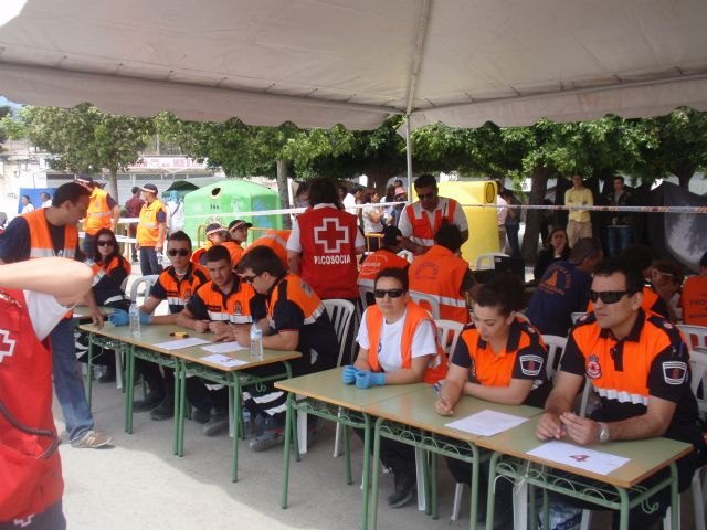 El alcalde hace un llamamiento para que los ciudadanos que quieran colaborar con los damnificados por el terremoto de Lorca lo realicen a través de Protección Civil Totana - 4, Foto 4