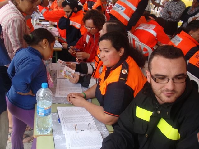 El alcalde hace un llamamiento para que los ciudadanos que quieran colaborar con los damnificados por el terremoto de Lorca lo realicen a través de Protección Civil Totana - 5, Foto 5