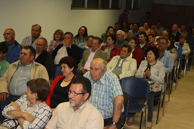 Los candidatos de IU-Verdes, llenaron el salón del Centro Social de Lébor - 2, Foto 2