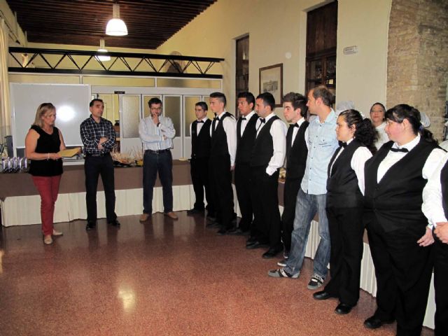 Los alumnos del curso de Camarero de Restaurante-Bar ya tienen sus diplomas - 2, Foto 2