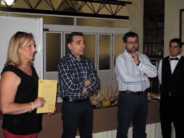 Los alumnos del curso de Camarero de Restaurante-Bar ya tienen sus diplomas - 4, Foto 4