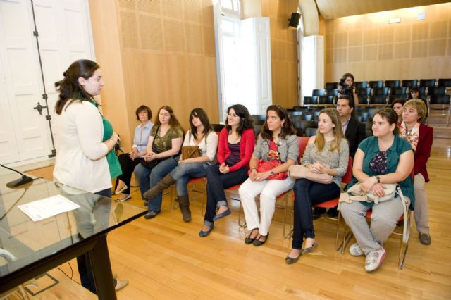Nueve alumnas de la ADLE completarán su formación en Dublín - 1, Foto 1