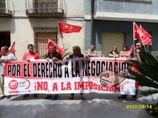 Los empleados públicos del ayuntamiento de Ricote se concentran de nuevo para exigir la negociación de sus condiciones laborales, paralizadas desde 2002 - 3, Foto 3