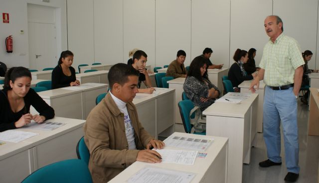 El Centro de Emprendedores de Puerto Lumbreras se convierte en sede provisional de los exmenes tericos de conducir de la Comarca del Guadalentn, Foto 1