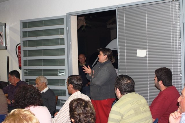 Neighbors of Alta was involved with questions and opinions at the meeting of IU-Greens in the Social Centre, Foto 3