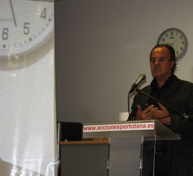 Los vecinos de la Era Alta participaron con sus preguntas y opiniones en el mitin de IU-Verdes en el Centro Social - 5, Foto 5