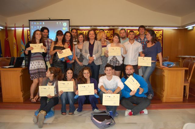 Los alumnos del curso de Monitor de ocio y tiempo libre reciben sus diplomas acreditativos - 1, Foto 1