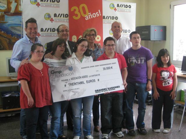 Un cheque de 30.000 euros para que ASSIDO desarrolle un proyecto de ocio y tiempo libre - 1, Foto 1