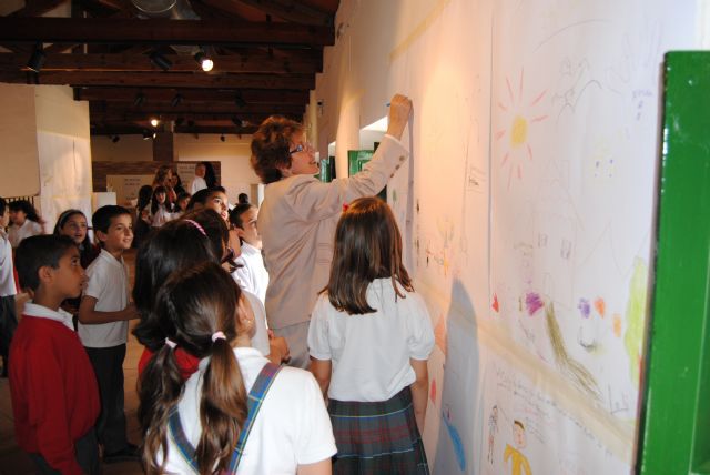 Decenas de niños y mayores celebran hoy el Día de los Museos en el museo municipal de San Javier - 1, Foto 1