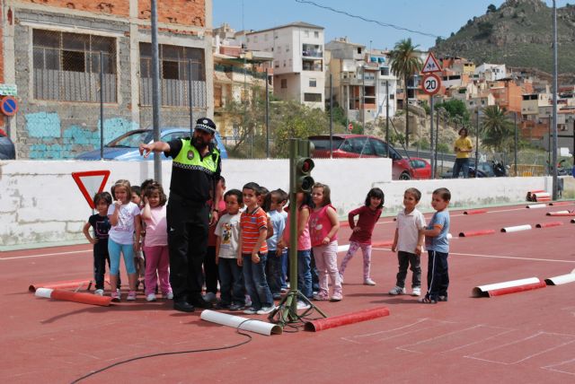El alumnado de cuatro años del colegio San Pablo aprende Educación Vial - 1, Foto 1