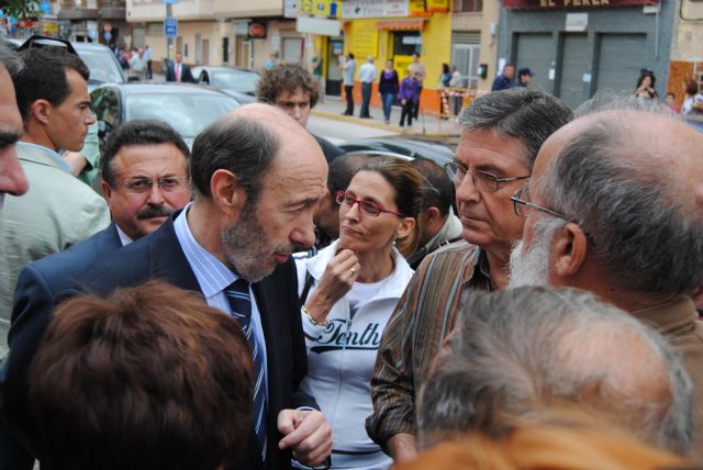 Pérez Rubalcaba visita en Lorca la comisaría del Cuerpo Nacional de Policía y el cuartel de la Guardia Civil - 1, Foto 1