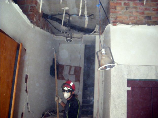 Bomberos de Cartagena continúan trabajando en Lorca - 2, Foto 2