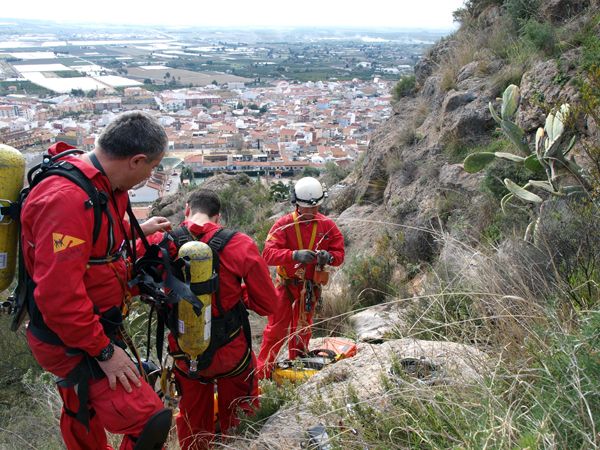El Centro de Estudios de la Naturaleza y el Mar (CENM) presenta al Ayuntamiento los resultados de su investigacin sobre las cuevas de Alhama, Foto 6