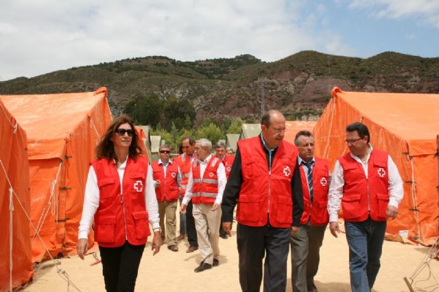 El Presidente Nacional de Cruz Roja Española visita el Campamento de Refugiados de La Torrecilla - 1, Foto 1