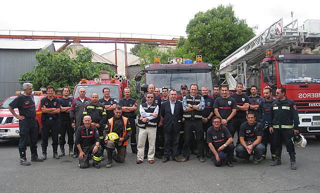El consejero de Justicia y Seguridad Ciudadana visita el parque de bomberos de Lorca - 1, Foto 1