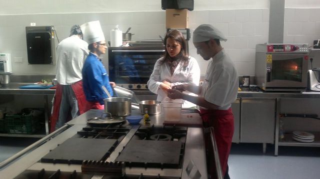 El joven cocinero Vicente Hernández, ganador del Creajoven 2011 de Gastronomía - 2, Foto 2