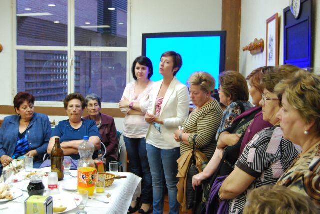 The mayoral candidate for the CP meets the five women's associations in the municipality, Foto 2