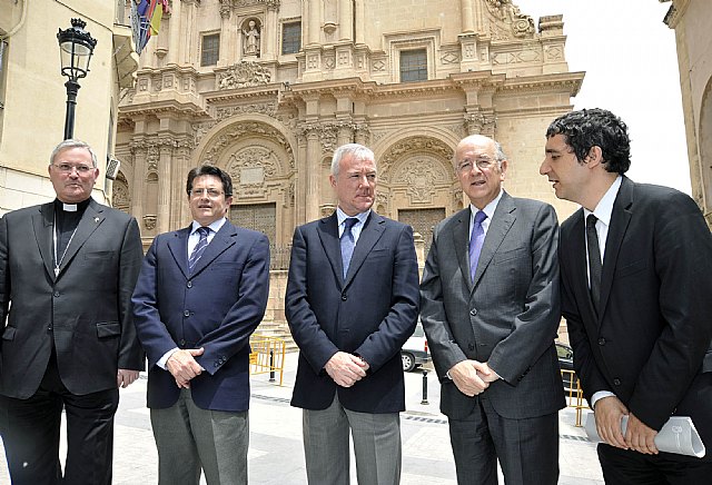 Valcárcel agradece el importante esfuerzo de CajaMurcia al asumir el coste íntegro de la restauración de la Colegiata de San Patricio de Lorca - 2, Foto 2