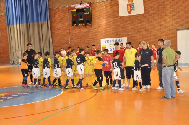 Los jóvenes del Fútbol Sála Vedruna homenajean a las víctimas del seísmo de Lorca - 4, Foto 4