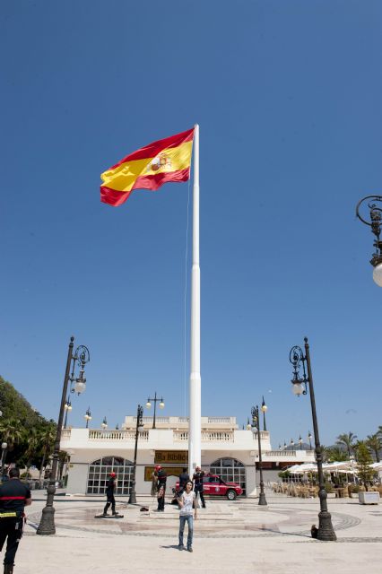 Trepando el mástil de la bandera - 5, Foto 5