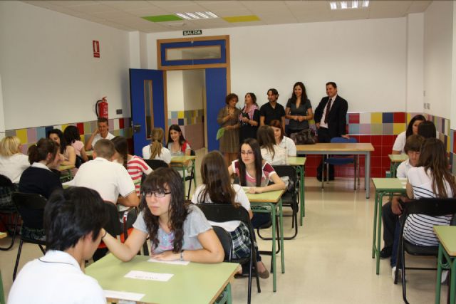 Estudiantes británicos de King's College visitan el CES Vega Media con motivo del Proyecto CLEOPATRA de intercambio lingüístico - 1, Foto 1