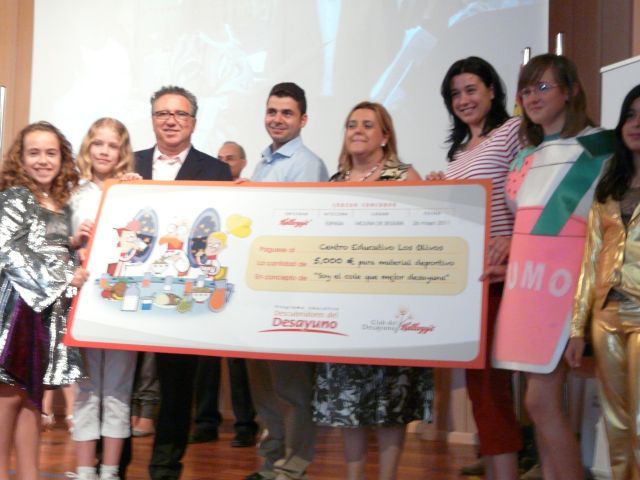 El ayuntamiento de molina de segura y la fundación kellogg  entregan el premio del concurso soy el cole que mejor desayuna de molina - 1, Foto 1