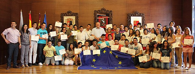 Un grupo de alumnos del Colegio Nuestra Señora del Carmen de La Unión queda finalista del concurso Euroscola en la Región - 1, Foto 1