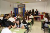 Estudiantes británicos de King's College visitan el CES Vega Media con motivo del Proyecto CLEOPATRA de intercambio lingüístico
