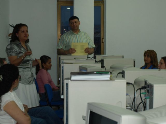 Concluye el curso formativo gratuito Iniciación a Office 2007 dirigido a comerciantes, autónomos y desempleados de Alguazas - 3, Foto 3