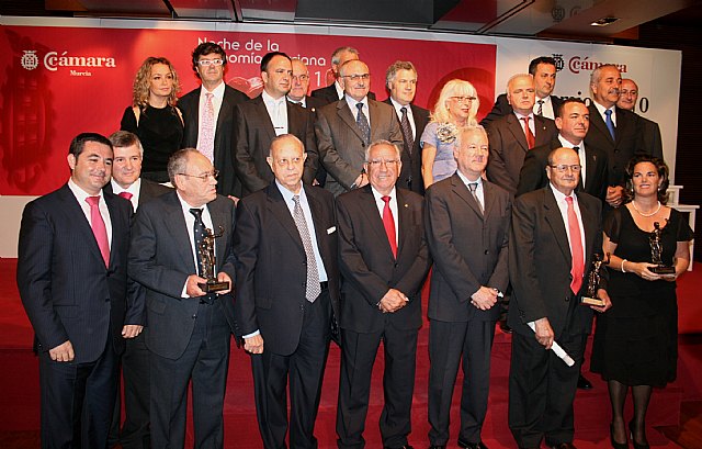 Valcárcel reivindica el papel indispensable de las cámaras de Comercio como apoyo al crecimiento empresarial y la creación de empleo, Foto 1