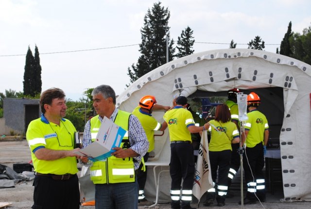Efectivos de la Gerencia de Emergencias Sanitarias participan en un simulacro de terremoto - 2, Foto 2