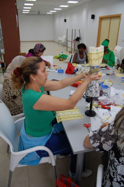 Aprendiendo costura en Las Torres de Cotillas contra el riesgo de exclusión social - 2, Foto 2