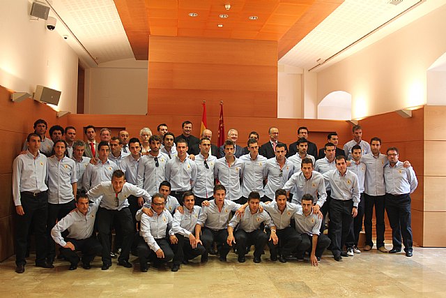 Valcárcel felicita al Real Murcia por su impecable y emotivo ascenso a Segunda División - 1, Foto 1